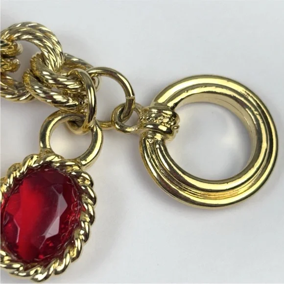 Vintage 80s Givenchy Lucite Charm Bracelet Chunky Heart Goldtone Runway SZ 6-3/4 - Picture 10 of 16